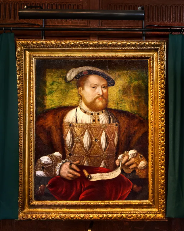 A larger portrait of Henry VIII lit with an ArtView LED picture light