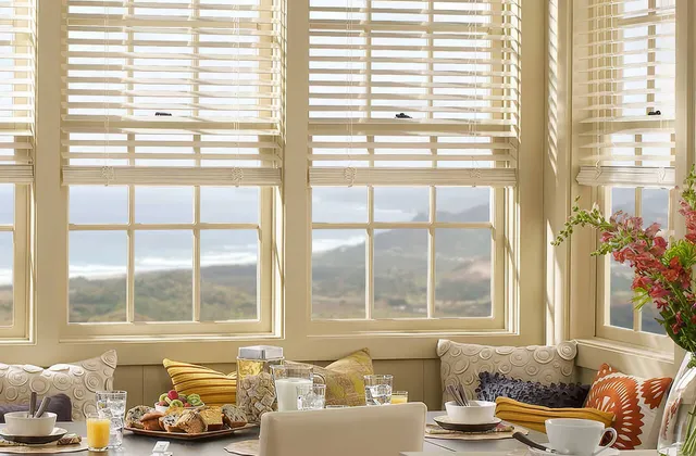 Lutron Sivoia QS wood blinds